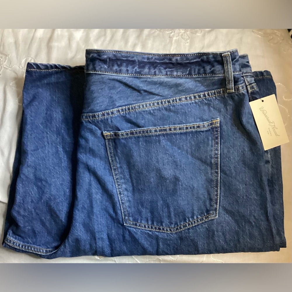 Universal Thread Relaxed Fit Jean Shorts in Deep Blue Size 22/3X